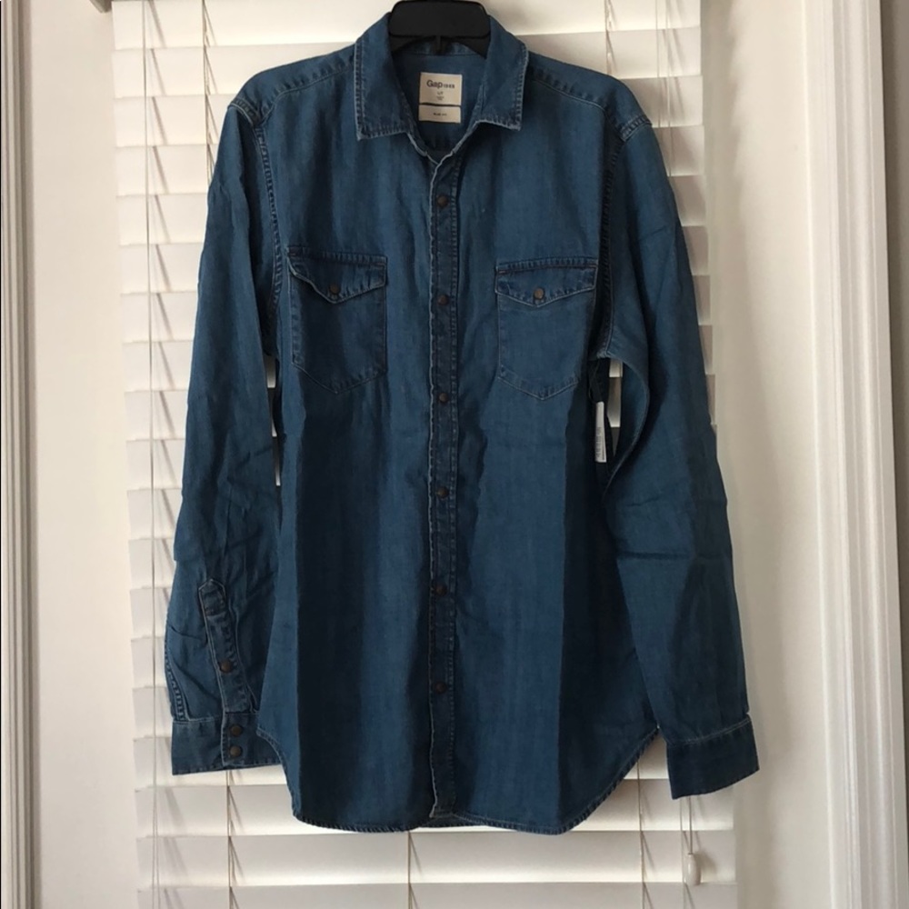 GAP Men’s denim shirt